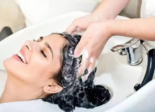 女性天天洗頭發好不好?染發一定要三天不洗頭嗎?