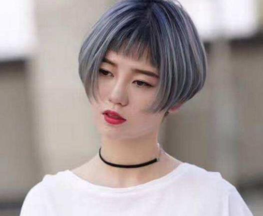 女生剪完短發多久才能長回去?扎不住的短發怎么弄好看