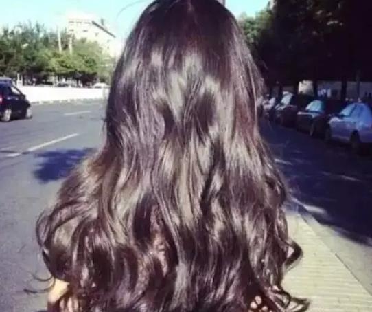 細(xì)軟頭發(fā)適合冷燙還是熱燙?又細(xì)又軟的頭發(fā)燙卷發(fā)能燙卷嗎