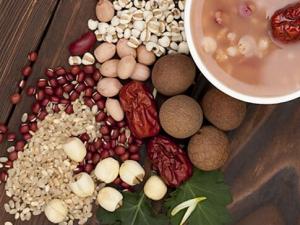 太瘦弱可以喝白術山藥粥-男性養生從喝粥開始