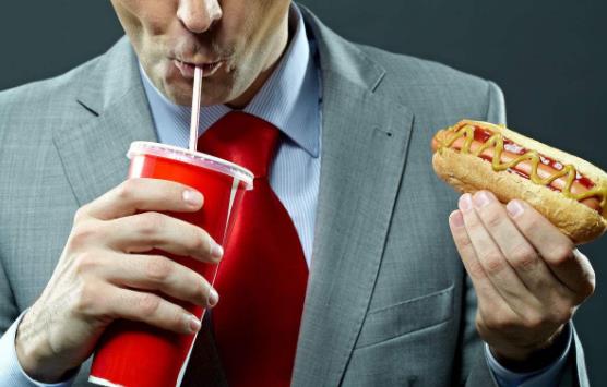 男人喝碳酸飲料殺精嗎?碳酸飲料的十大真相 減肥可以喝無糖可樂嗎