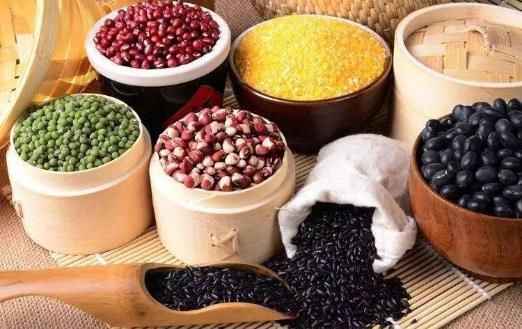 中年男人脫發(fā)怎么辦?吃什么食物能預(yù)防脫發(fā)