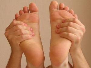 如何補氣血？胖人補氣拍拍手，瘦人補血泡泡腳