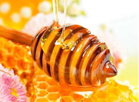 女性經期喝蜂蜜水好嗎?經期能不能喝蜂蜜水