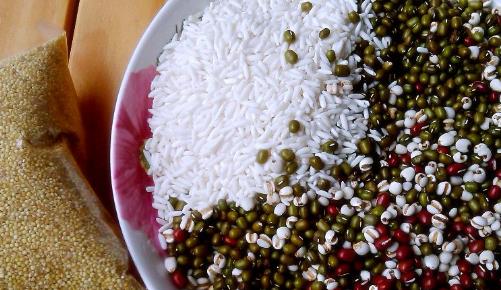 粗糧的種類很多 女性吃粗糧養(yǎng)顏排毒擁有好氣色