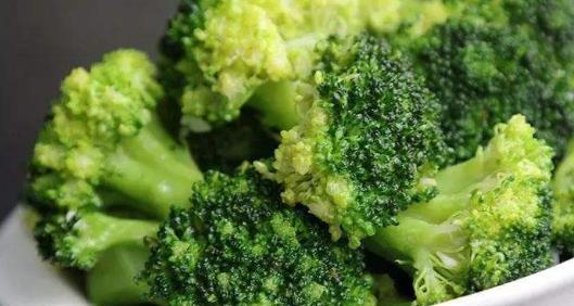 西紅柿富含維生素A、C等營養(yǎng)物質(zhì) 女性吃西紅柿八大好處