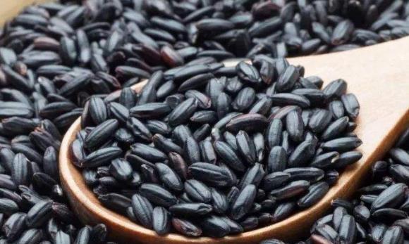 黑色食物一直給我們的感覺就很有營養 補腎多吃三種黑色食物