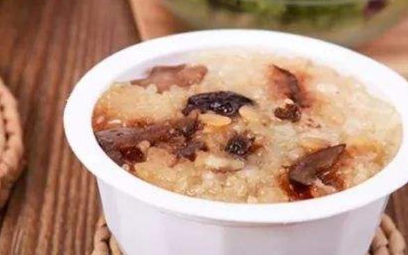 夏季炎熱身體容易被濕邪侵犯 夏季祛濕排毒食物