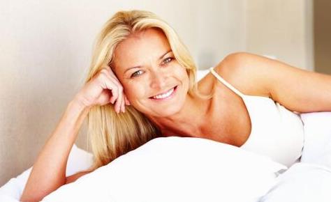 女性適當喝點紅酒有什么好處 喝紅酒的時候需要注意的點