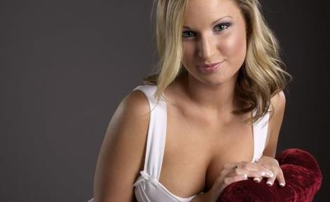 胸罩穿著不當會對乳房造成什么傷害 女性要怎么挑選胸罩