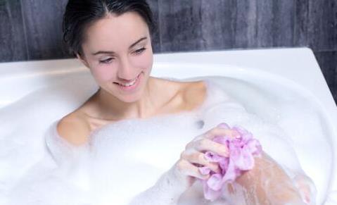 女性過早絕經的話怎么辦 女性絕經期有什么癥狀表現