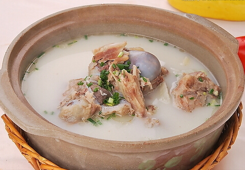 怎么熬骨頭湯-豬骨湯的做法