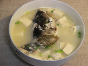 魚頭豆腐湯的做法-魚頭豆腐湯怎么做？