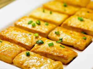 怎樣煎豆腐不沾鍋？家常煎豆腐的小竅門