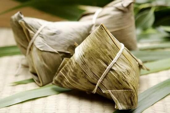 包粽子葉是用什么葉子?我國很早就出現用蘆葦葉包粽子的習俗
