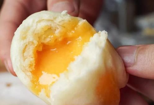 流沙包為什么會蒸裂?流沙包怎么蒸才不露餡?