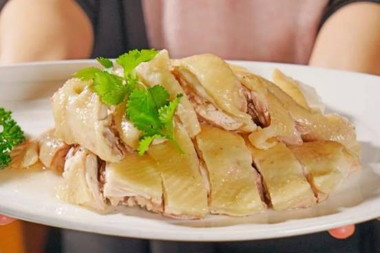 煮白切雞是冷水下鍋還是熱水下鍋?白切雞煮熟的還是蒸熟的?