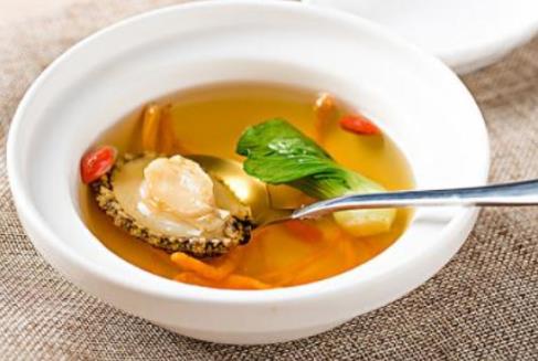 用干鮑魚煲湯要提前泡多久?正宗港式溏心干鮑的做法