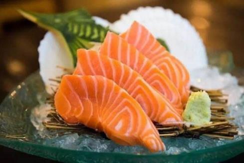 冷凍的三文魚能做刺身嗎?做刺身為什么要放檸檬?