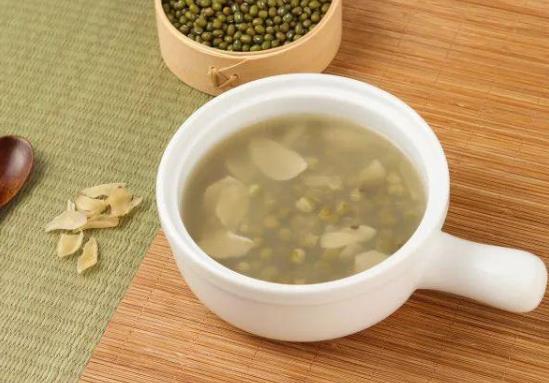哪些人不能喝綠豆湯?綠豆湯的綠豆要泡多久才能煮?