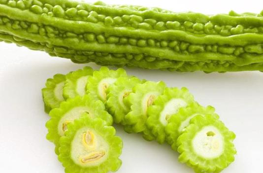 吃苦瓜要削皮嗎?苦瓜怎么做才不苦?