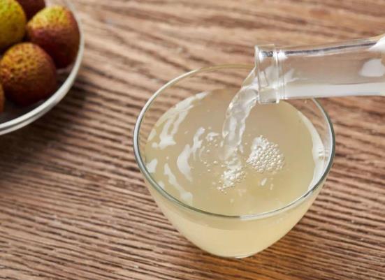 泡荔枝酒發現荔枝放少了隔天可以再加嗎?泡荔枝酒不放糖可以嗎?