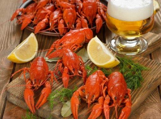 小龍蝦煮老了肉質(zhì)有區(qū)別嗎?小龍蝦加啤酒后煮多久可以出鍋?
