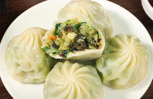 包子冷水蒸還是熱水蒸好 蒸包子鍋蓋滴水怎么辦