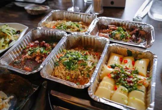 烤箱錫紙是放烤盤(pán)上面還是下面?烤箱錫紙是用正面還是反面?