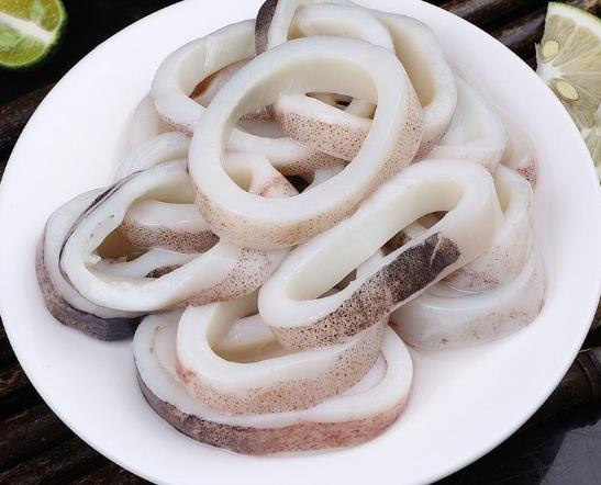 新鮮魷魚怎么去上面的皮?烤箱烤魷魚要烤多少分鐘?