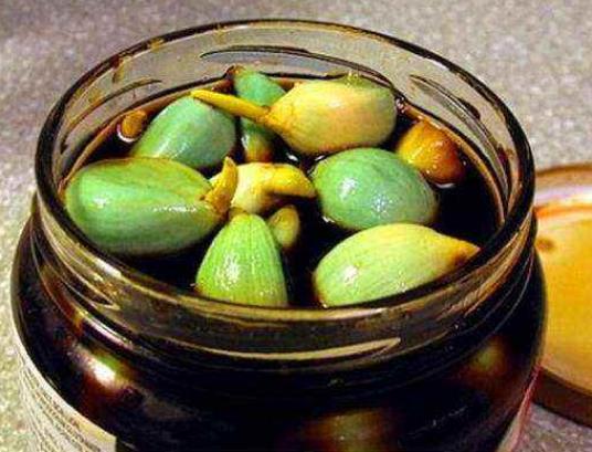 臘八蒜為什么越泡顏色越淺?臘八蒜不到臘八可以泡嗎