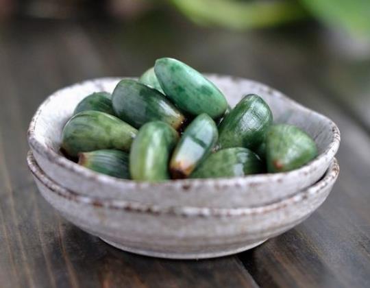 臘八蒜用煮過(guò)的醋好還是不煮的好?腌好的臘八蒜要一次性倒出嗎