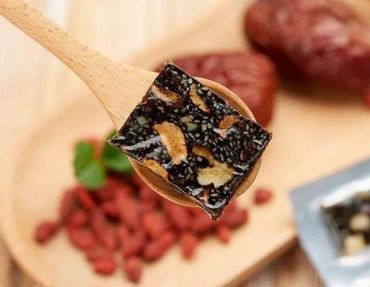 做阿膠糕的油紙怎么取下?做阿膠糕沒有油紙可以用錫紙嗎