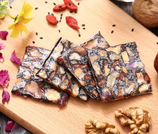 做好的阿膠糕幾個小時可以切片?阿膠糕切多大一片合適