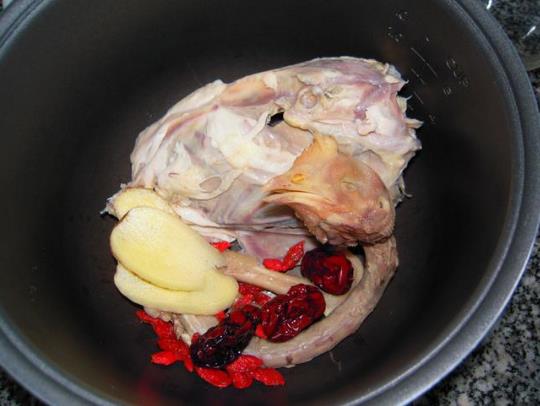 榴蓮是用皮煲湯還是肉煲湯?榴蓮煲湯用的是什么部位