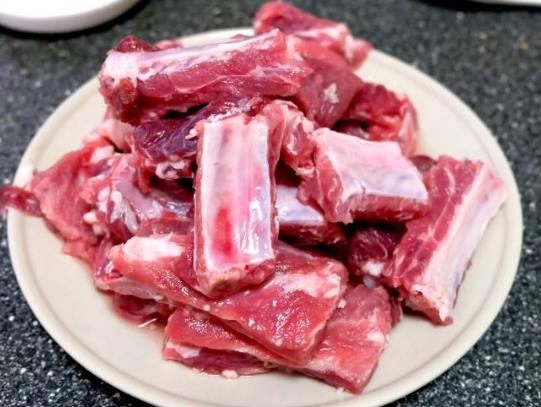 腌排骨要怎么做才好吃?粉蒸排骨的做法