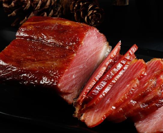 切臘肉是順切還是橫切好?臘肉切開有綠色反光能吃嗎