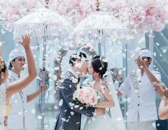 兒子結婚沒有多少客人怎么辦?女方遠嫁父母都不出席怎么辦