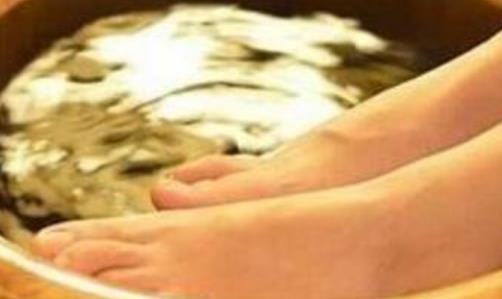 養(yǎng)生正確做法可以選擇泡腳 介紹5種泡腳的好處