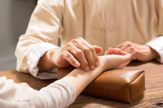 明顯兩條杠其實沒懷孕假孕會不來月經嗎?吃什么東西會自動流產