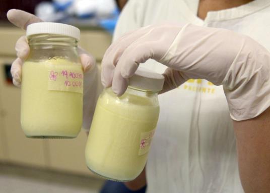 冷凍母乳加熱后為什么有腥味?母乳解凍了還能再凍嗎