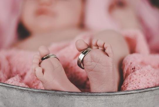 嬰兒的胎毛不能亂丟嗎?收藏胎毛的禁忌有哪些