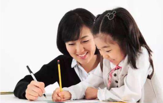 家長該怎么培養孩子社交 家長應該培養孩子養成好習慣