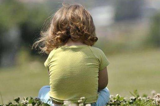 兒童性格內向怎樣教育 什么原因導致兒童性格內向