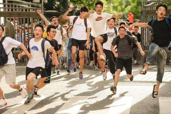 2018高考什么時候可以查分數(shù)?各地區(qū)高考考生查分時間