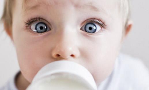 幾個月的嬰幼兒什么時候長牙齒 嬰幼兒最晚幾個月長牙