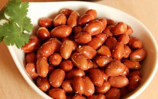 炸花生米什么時候放鹽 炸花生米放鹽最佳時間