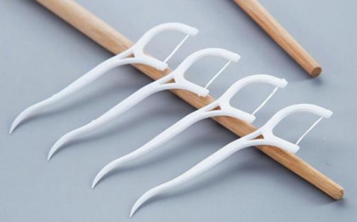 牙線是刷牙前用還是刷牙后用 牙線什么時候用最好