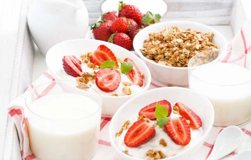 自制酸奶什么時候放蜂蜜 自制酸奶放蜂蜜最佳時間