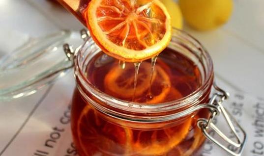 冰糖燉檸檬什么時候喝好 冰糖燉檸檬早上空腹喝最好